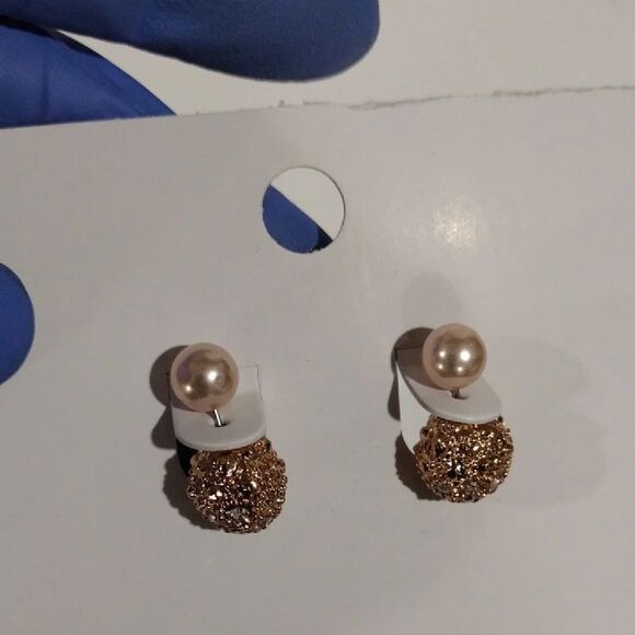 Pearl & Gold Textured Stud Earrings – Double-Sided Statement Jewelry For Women - Picture 7 of 7